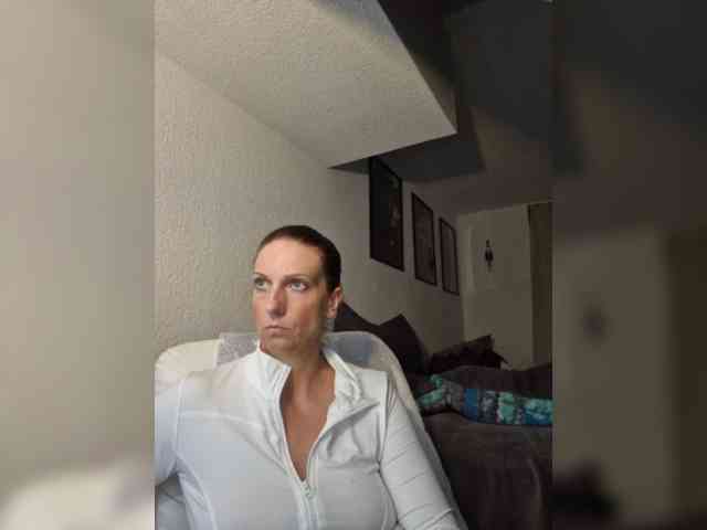 Model: Jasmin-Style