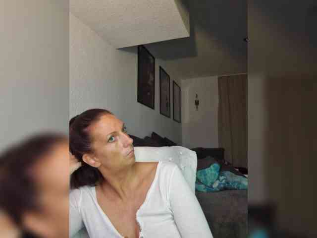 Model: Jasmin-Style