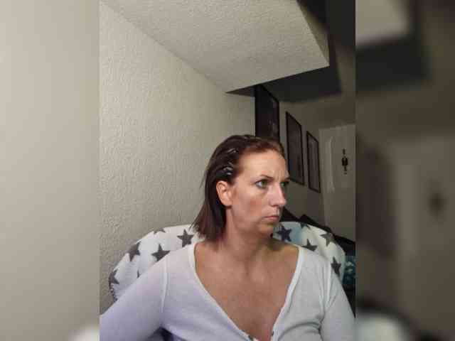 Model: Jasmin-Style