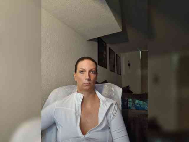 Model: Jasmin-Style