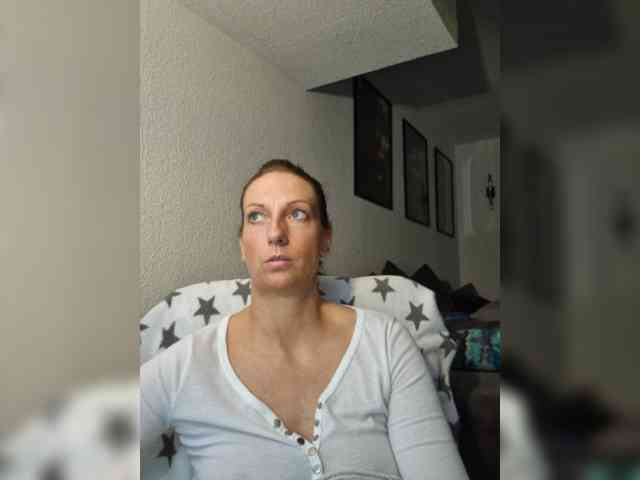 Model: Jasmin-Style