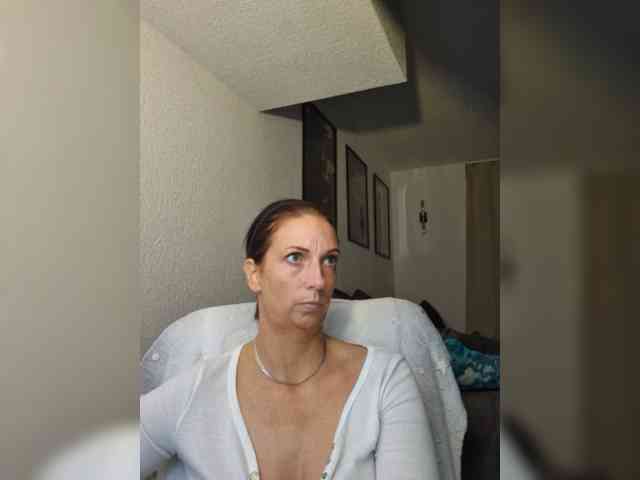 Model: Jasmin-Style
