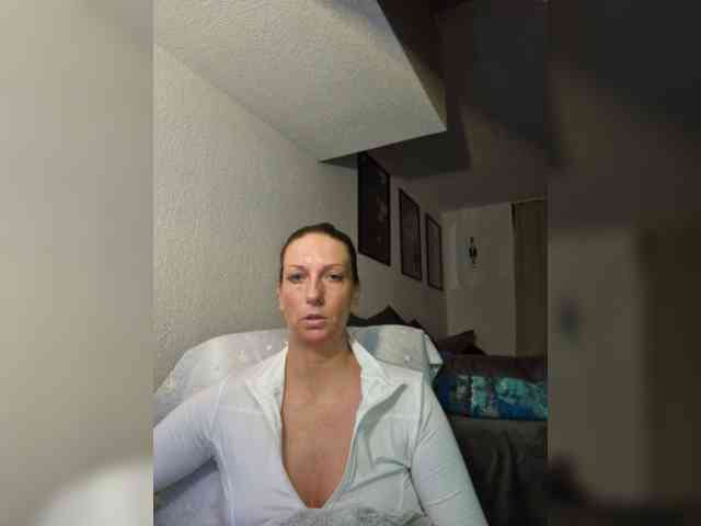 Model: Jasmin-Style