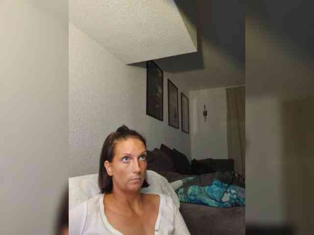 Model: Jasmin-Style