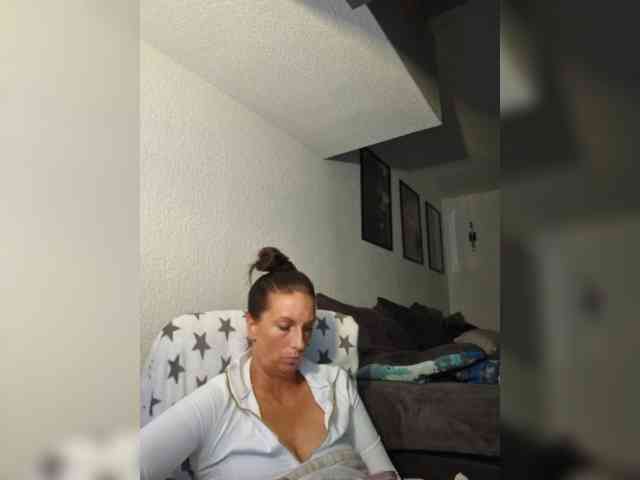 Model: Jasmin-Style