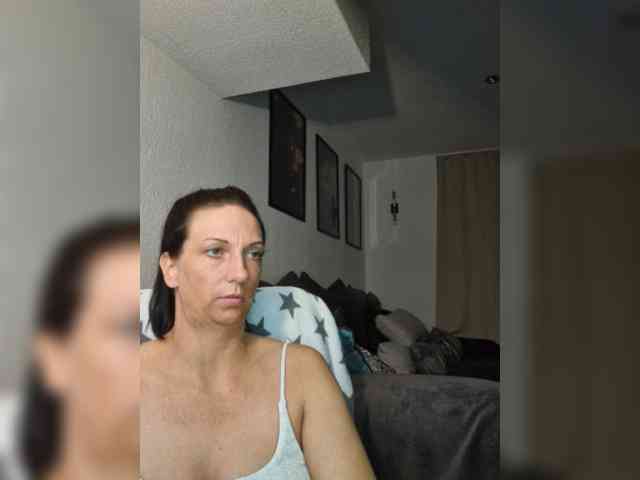 Model: Jasmin-Style