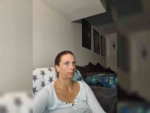 Model: Jasmin-Style