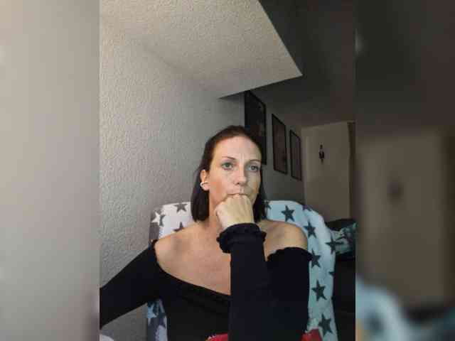 Model: Jasmin-Style