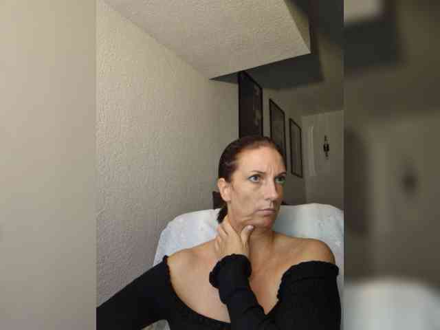 Model: Jasmin-Style
