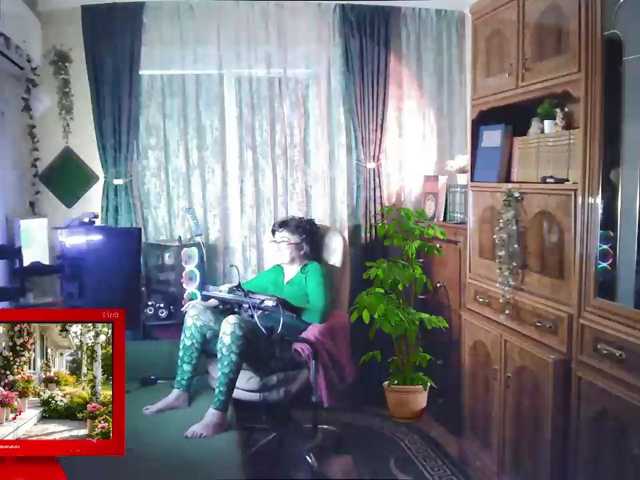Infodar live cam on BongaCams