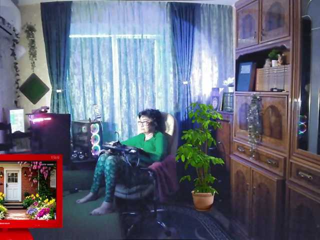 Infodar live cam on BongaCams