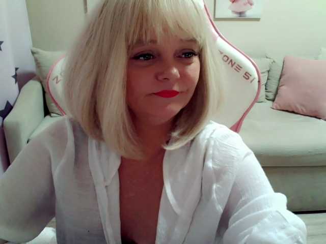 ChristieRoses live webcam show