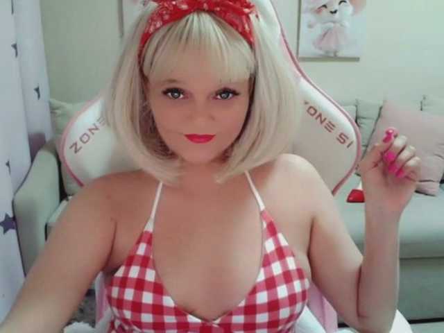 ChristieRoses live cam on BongaCams