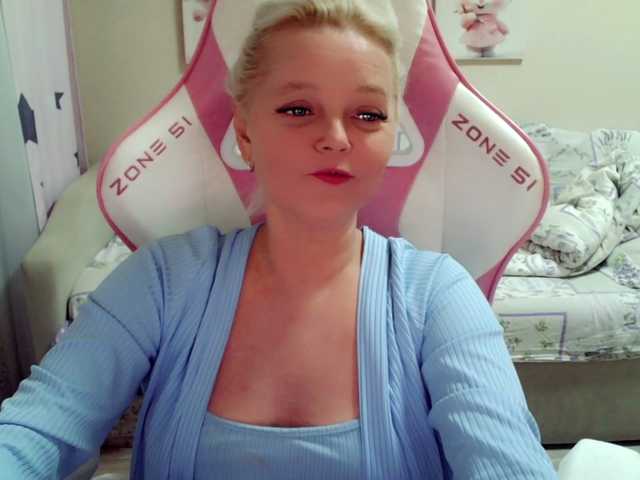 ChristieRoses live cam on BongaCams