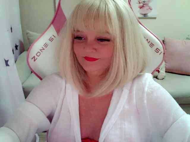 ChristieRoses webcam