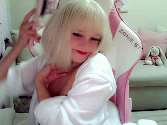 ChristieRoses webcam