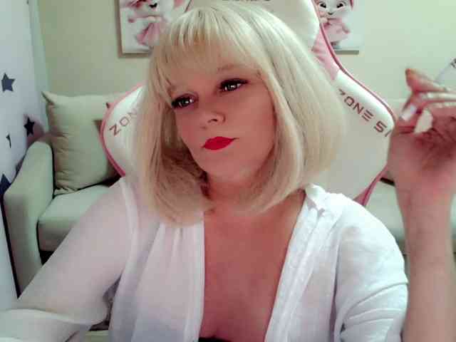 ChristieRoses webcam