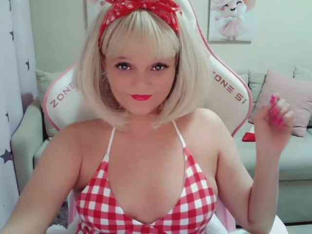 ChristieRoses webcam