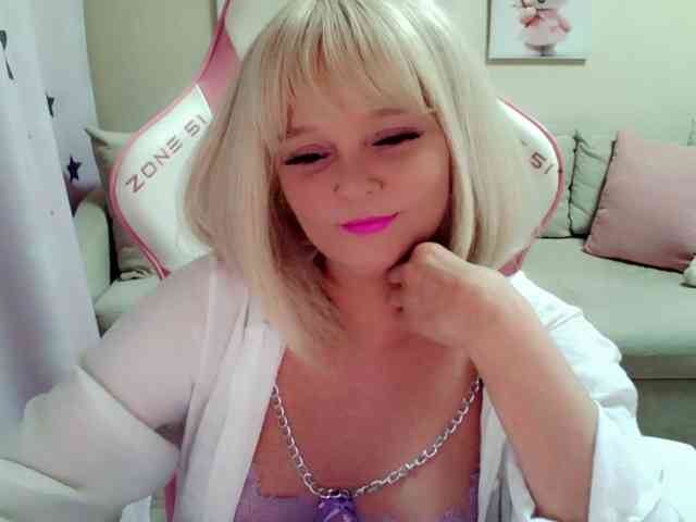 ChristieRoses webcam