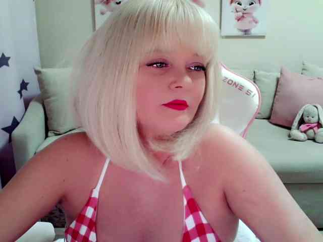 ChristieRoses webcam
