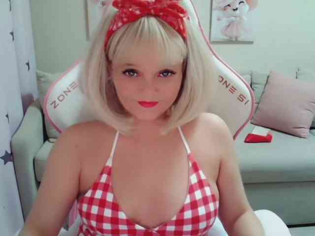 ChristieRoses webcam