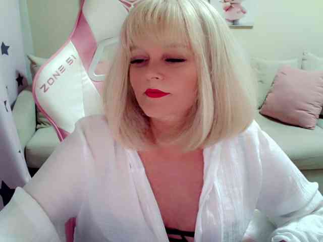 ChristieRoses webcam
