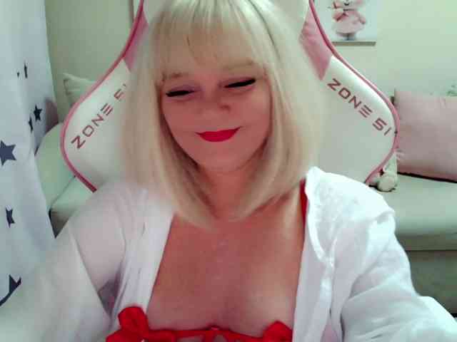 ChristieRoses webcam