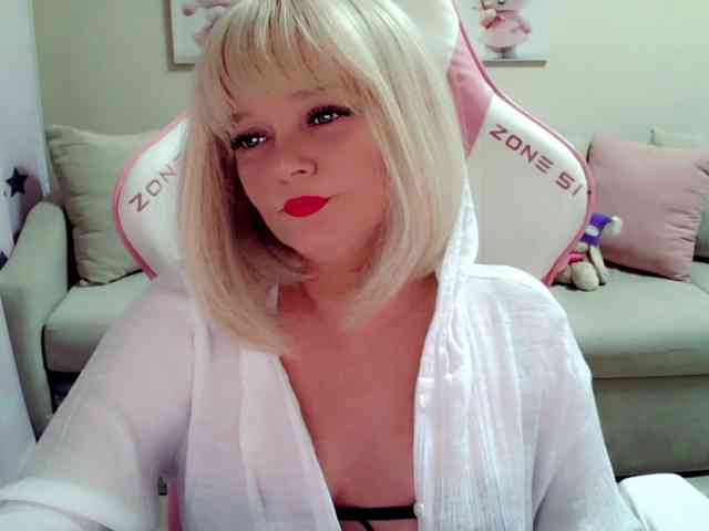 ChristieRoses webcam