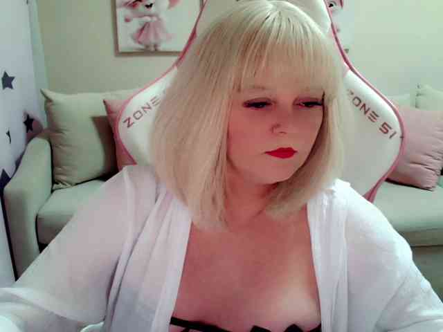 ChristieRoses webcam