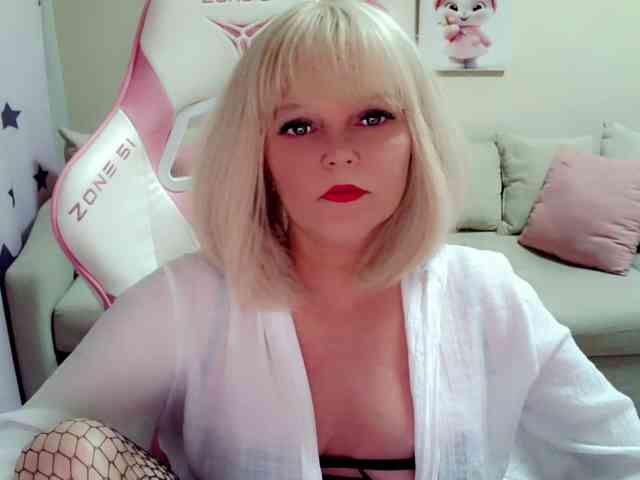 ChristieRoses webcam