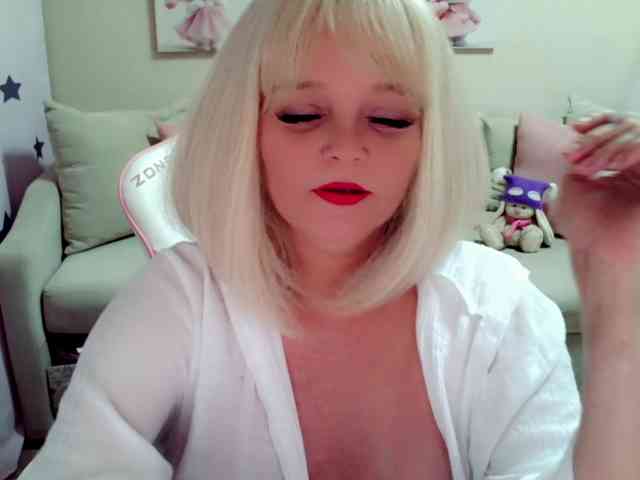 ChristieRoses webcam