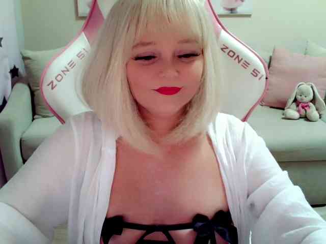ChristieRoses webcam