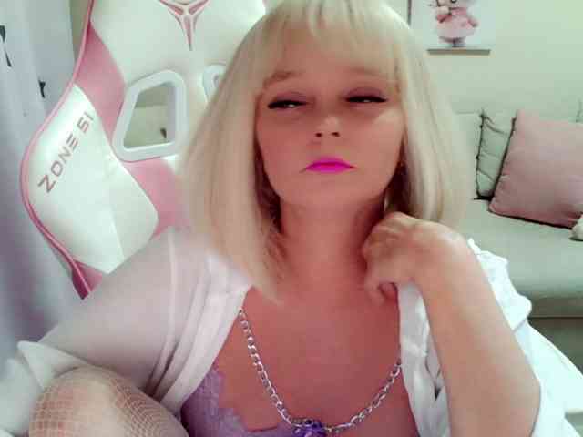 ChristieRoses webcam