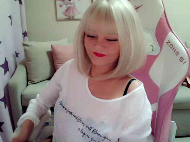 ChristieRoses webcam