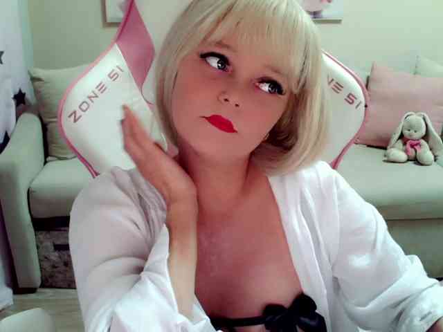 ChristieRoses webcam