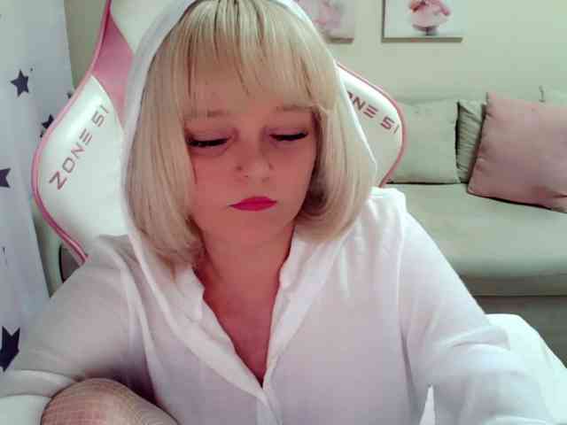 ChristieRoses webcam