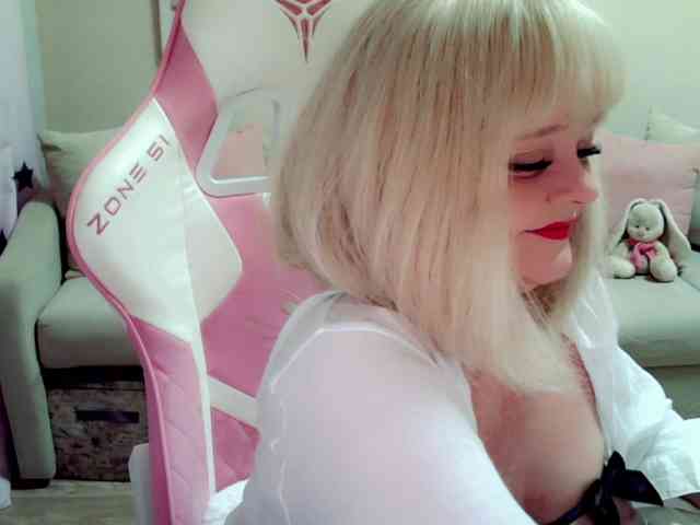 ChristieRoses webcam