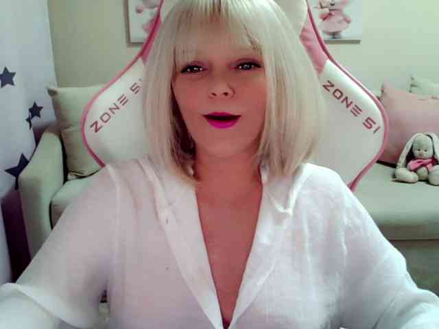 ChristieRoses webcam