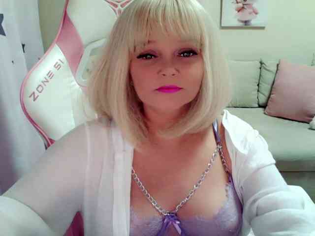 ChristieRoses webcam