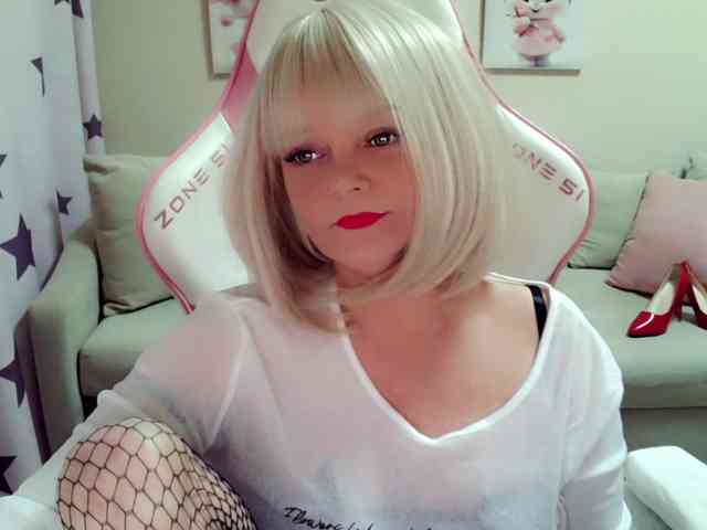 ChristieRoses webcam