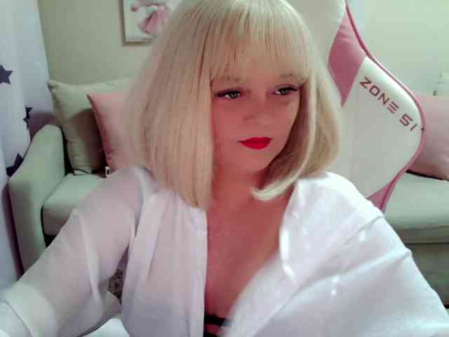 ChristieRoses webcam