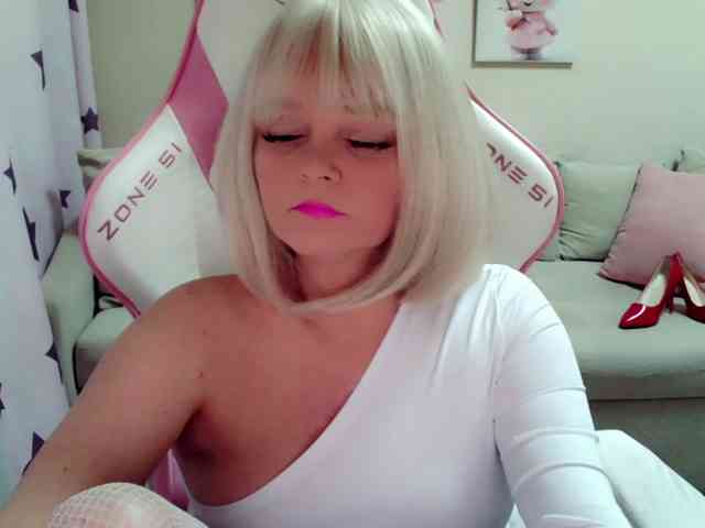 ChristieRoses webcam