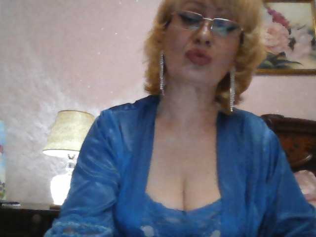 Ur-Mami's BongaCams show and profile