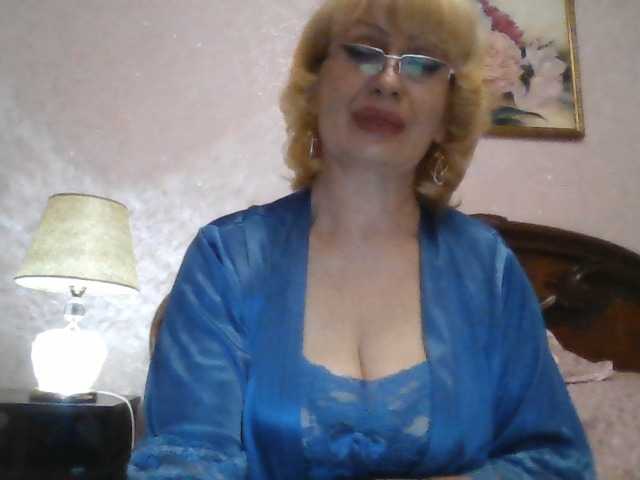 Ur-Mami's BongaCams show and profile