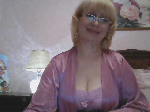Ur-Mami's BongaCams show and profile