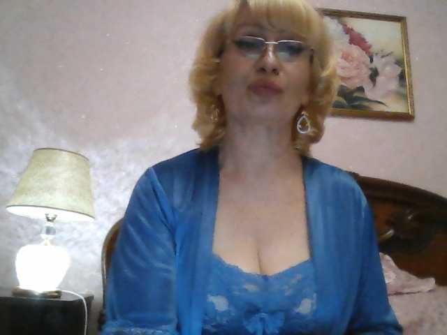 Ur-Mami's BongaCams show and profile
