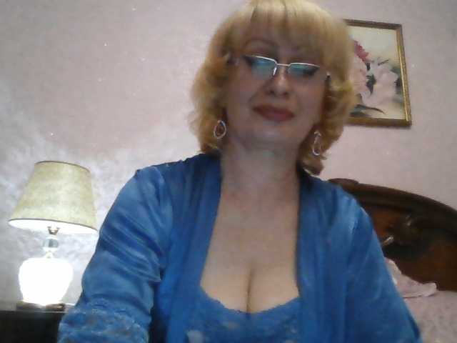 Ur-Mami's BongaCams show and profile