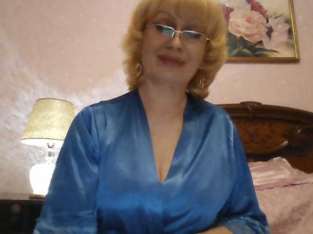 Ur-Mami's BongaCams show and profile