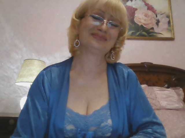 Ur-Mami's BongaCams show and profile