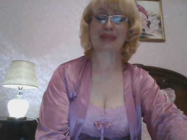 Ur-Mami's BongaCams show and profile